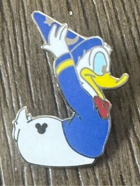 5/$25 Disney Sorcerer Donald Duck Pin